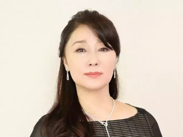 「えっ、旦那様!?」浅野ゆう子、結婚8年の夫とプチ旅行「おお日光に美男美女」反響