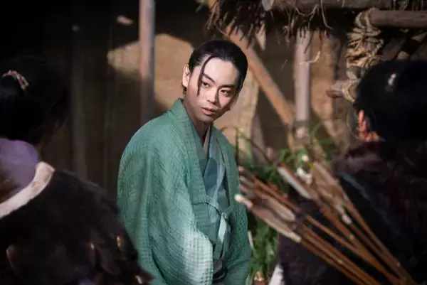 『豊臣兄弟！』菅田将暉演じる竹中半兵衛の扮装ビジュアル到着！