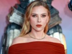 スカーレット・ヨハンソン、性的虐待疑惑で失墜のウディ・アレンを支持した影響について言及