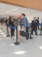 エマ・ワトソン、メキシコの富豪御曹司と空港でキス！