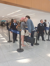 エマ・ワトソン、メキシコの富豪御曹司と空港でキス！