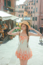 乃木坂46・梅澤美波、鮮やかなオレンジワンピ姿で街ブラ「大好きな街になりました！」