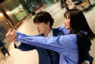 『ターミネーターと恋しちゃったら』第4話　くるみ、エータに抱きとめてもらいドギマギ