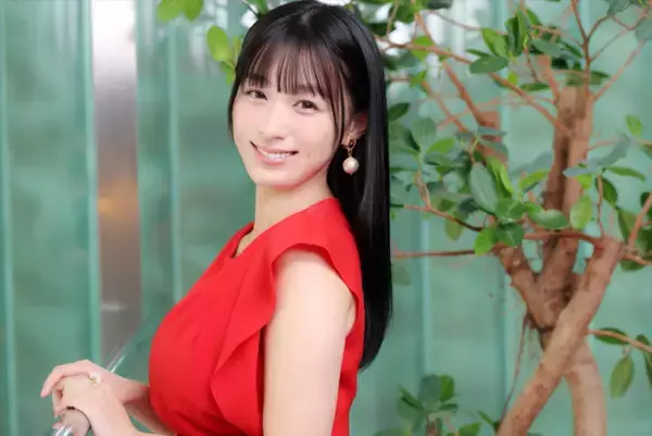 “グラビア界のニュースター”高野真央22歳、抜群プロポーションに大反響！　目標だった1st写真では「出し惜しみなし」