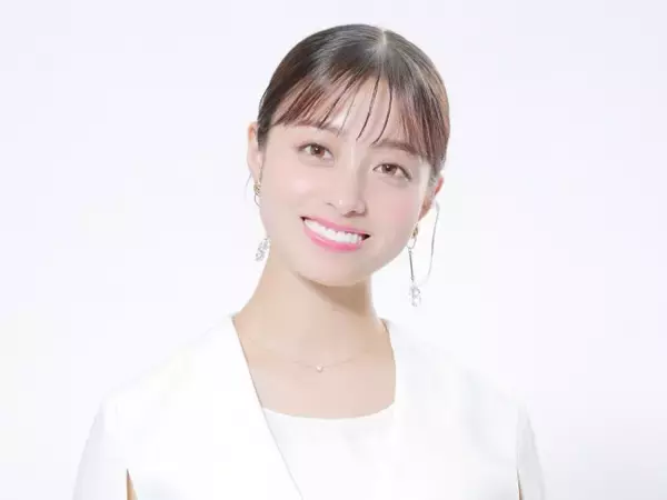 橋本環奈、スーツが似合う大人女子な姿をファン大絶賛「かっこいー！」「真っ黒！大人ぽいです！」