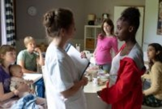 『そして彼女たちは』有村架純がナレーションで包み込む予告編＆場面写真解禁