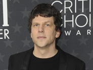 ジェシー・アイゼンバーグ、見知らぬ人に腎臓を寄付する予定