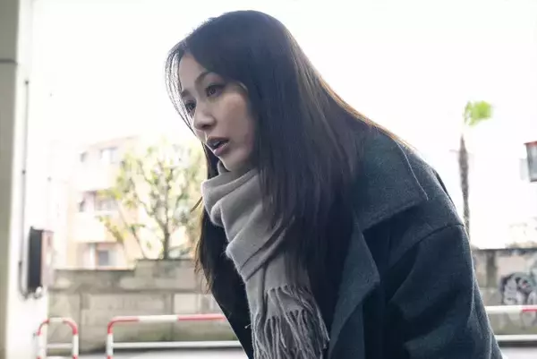 『略奪奪婚』第7話 “千春”内田理央、“えみる”中村ゆりかへの疑惑が確信へと変わる