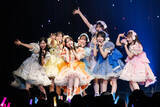 「MORE STAR初ワンマンで“WITH KAWAII”全開！　新曲3曲披露で会場を熱狂の渦に」の画像1