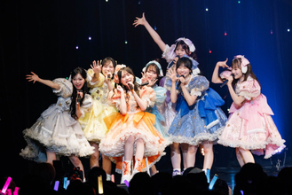MORE STAR初ワンマンで“WITH KAWAII”全開！　新曲3曲披露で会場を熱狂の渦に
