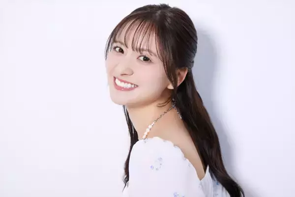 乃木坂46・金川紗耶がもしアイドルじゃなかったら――？　素の自分を打ち出した表情豊かな1st写真集が完成！