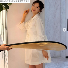 ほしのあき48歳、美脚ショットに絶賛の声　夫は13歳年下＆1児の母