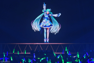 【ライブレポート】圧倒的没入感！　初音ミクがローソン50周年を祝う“ローソンミクライブ”で観る者を世界観に引き込む