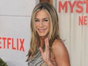 ジェニファー・アニストン、催眠術師の恋人との関係を公表