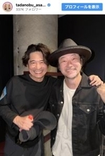 『金八先生』で共演、大物俳優2人が人気バンドライブでバッタリ