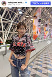 「元NHKアナ・中川安奈、タイトなGパン＆へそ出しベースボールルックで野球観戦に反響」の画像1