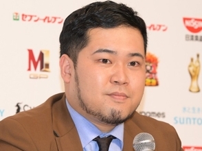 『M-1』優勝の令和ロマン・松井ケムリ、自身のネットニュースに“ツッコミ”