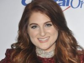 ぽっちゃりキャラでデビューしたメーガン・トレイナー、激やせで大変身！　華麗にドレス着こなす