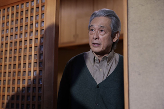 『未解決の女』シーズン3初回に鶴見辰吾＆影山優佳がゲスト出演！　捜査の鍵握る重要人物を熱演