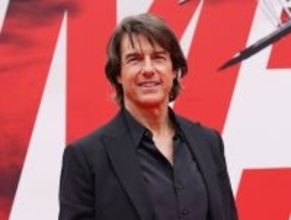 トム・クルーズ、新作キャラが濃すぎ！　薄毛×ビール腹、“猫好き”の狂気じみた億万長者に