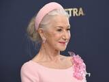 「まるで本物の女王！　大女優ヘレン・ミレン、全身ピンクのパーフェクトなルックで魅了」の画像1