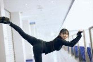 乃木坂46・川崎桜、スラリと伸びた美脚披露！　写真集帯懸賞特典から先行カット5枚解禁