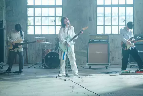 めるるがアーティストAyaneに！　『君が最後に遺した歌』劇中曲「Wings」MV解禁