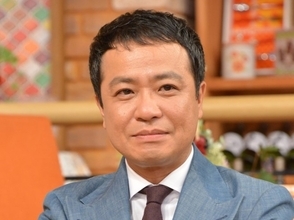 中山秀征、元タカラジェンヌ美人妻と4男の卒業式でイギリス訪問