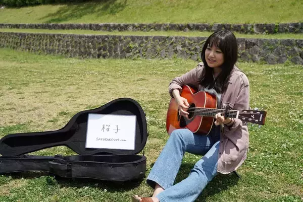 『1秒先の彼』音楽チャンプ優勝・福室莉音の歌声に心奪われる　弾き語りシーン解禁