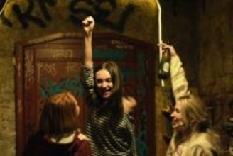 『OXANA』革命家オクサナ・シャチコが身の危険を顧みずに闘い続けた理由とは？