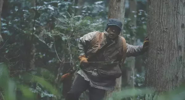 『脛擦りの森』高橋一生「映画としての見え方が一段上がった」神秘的な土地の息遣い感じる場面写真解禁