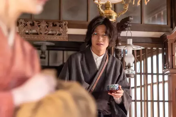 『風、薫る』“シマケン”佐野晶哉、“りん”見上愛を見つめる姿がもどかしい！ 視聴者ヤキモキ「行け！シマケン！」「追いかけろ」