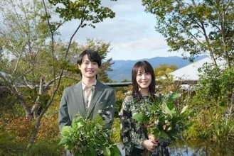 朝ドラ『らんまん』神木隆之介＆浜辺美波、主人公ゆかりの高知を訪問　語りは宮崎あおいに決定