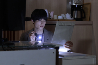 『告白－25年目の秘密－』第4話 “爽太”松村北斗、“麻里子”岡崎紗絵の父の秘密に迫る