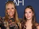 「トニ・コレットが16歳の愛娘と珍しく2人でプレミアに参加　双子みたいと話題」の画像1
