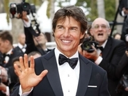 トム・クルーズ、元恋人と噂のヘイリー・アトウェルと試写イベントに参加　別々に会場を後に