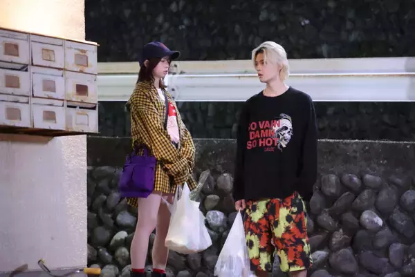 『ESCAPE』第2話“結以”桜田ひより＆“大介”佐野勇斗、予期せぬ事態に巻き込まれる