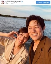 『リブート』鈴木亮平＆戸田恵梨香、“夫婦ショット”に反響「2人とも生きて」「泣いちゃう」