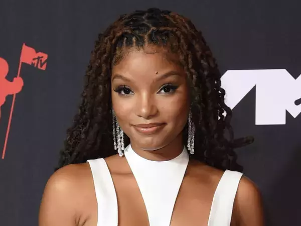 実写版アリエル俳優、『リトル・マーメイド』キャスティング論争を振り返る「雑音を遮断する方法を学んだ」