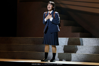 清水美依紗×吉高志音W主演ミュージカル『スキップとローファー』舞台写真到着　キャストメッセージも