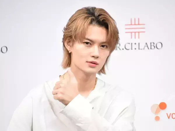 M！LK佐野勇斗、“サービスタイム”に報道陣のシャッター止まらず　新CMは「めちゃビジュいいじゃん」