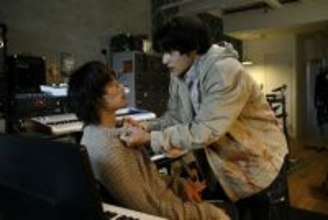 『シナントロープ』“クルミ”が目出し帽を脱いだ！　演じていた人気ミュージシャンに驚き「まさか」「全然気づかなかった…」