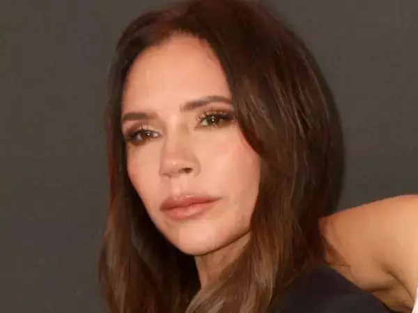 ヴィクトリア・ベッカム、タトゥーを全除去　夫デヴィッドへ向けたものも