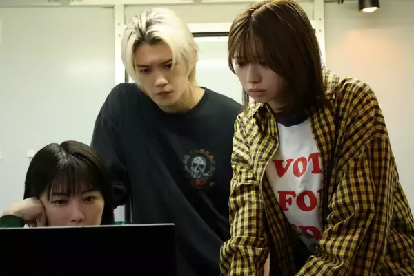 『ESCAPE』第3話“結以”桜田ひより＆“大介”佐野勇斗、重大な決断を迫られる