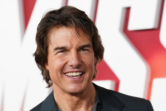 歴代共演者にクリスマスケーキを贈るトム・クルーズ、『ザ・マミー』共演俳優は除外!?