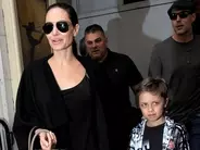 アンジェリーナ・ジョリー＆ブラッド・ピットの息子ノックスが両親似のイケメンに成長！