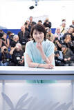 「松たか子、爽やかなブルードレスでカンヌ国際映画祭フォトコールに登場」の画像1