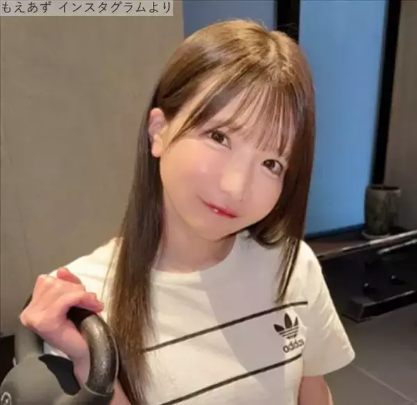 もえあずがスタイル抜群！　トレーニングウェア姿に衝撃「最高」「可愛すぎ」