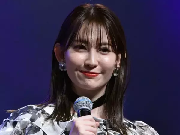 小嶋陽菜が38歳に！　肌見せにショーパン、着物まで　美スタイル際立つショット「とにかく眼福」