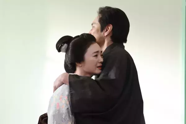 『風、薫る』“千佳子”仲間由紀恵、夫“元彦”谷田歩と見せた“夫婦愛”にネット感動「素敵な夫婦だっ」「涙がとまらん」
